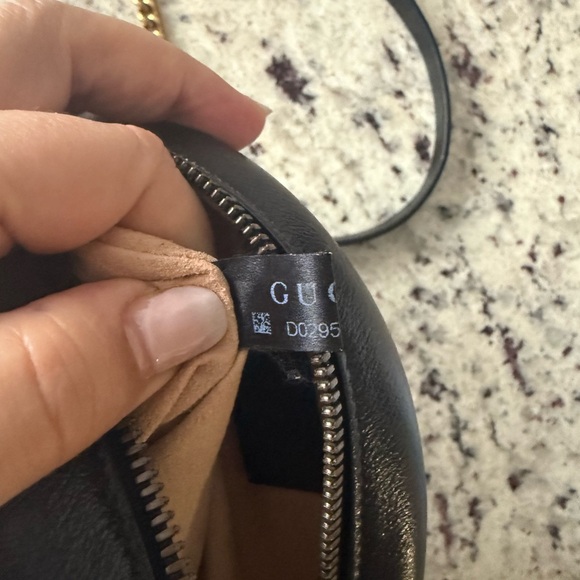 Gucci GG Marmont Round leather crossbody bag - Picture 2 of 8